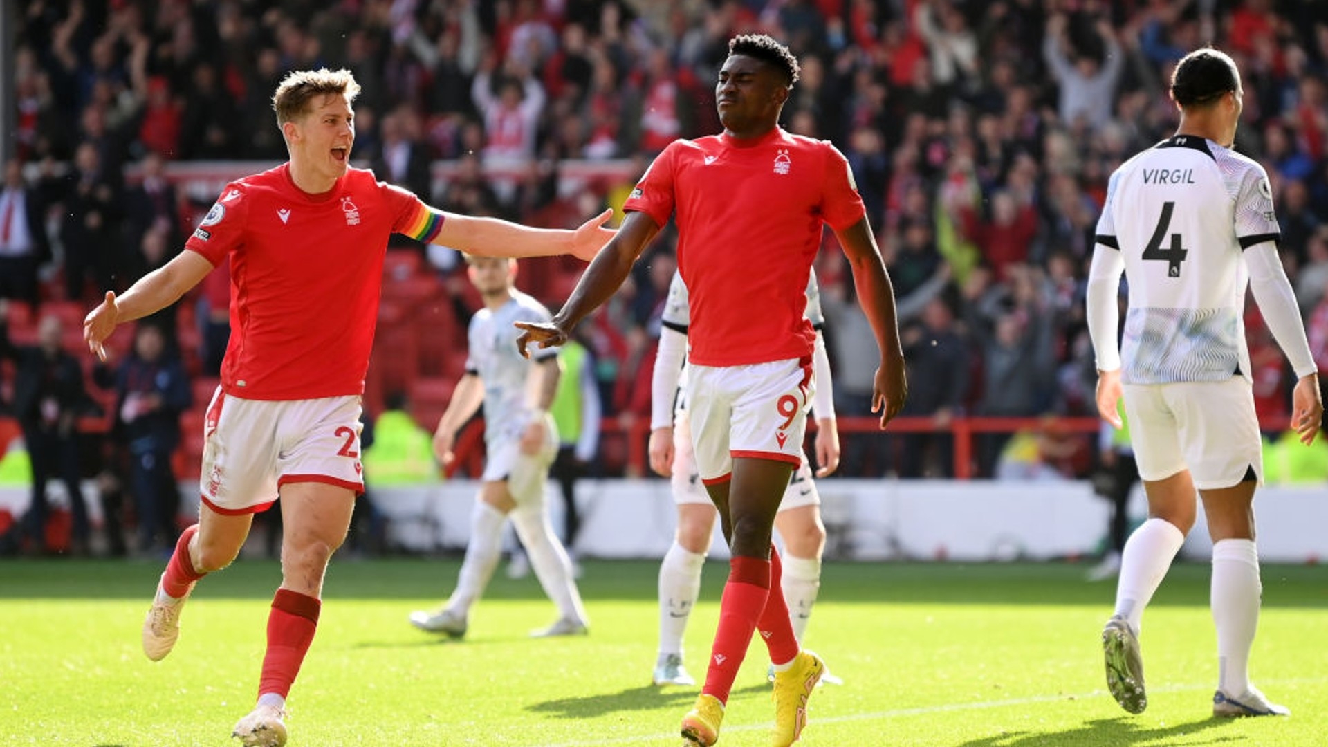 争夺顶尖球 争夺顶尖球